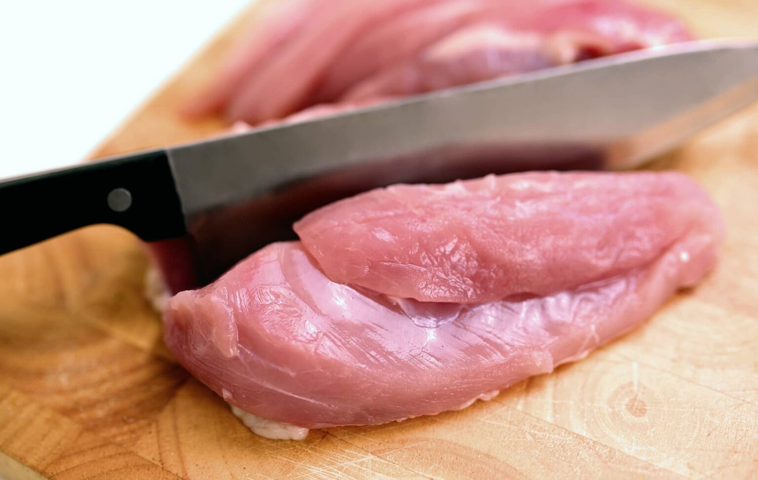 【結論】鶏胸肉はタンパク質補給に最適!栄養素やおすすめのレシピも紹介 BODYMAKE MANIA 【結論】鶏胸肉はタンパク質補給に最適!栄養素やおすすめのレシピも紹介 BODYMAKE MANIA